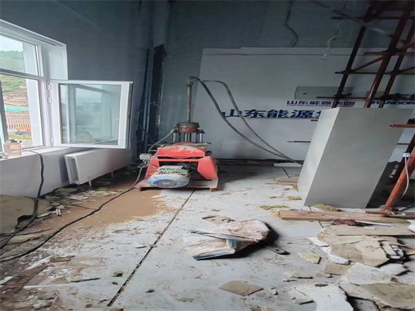 柯坪地基基础下沉墙体裂缝加固注浆顶升施工